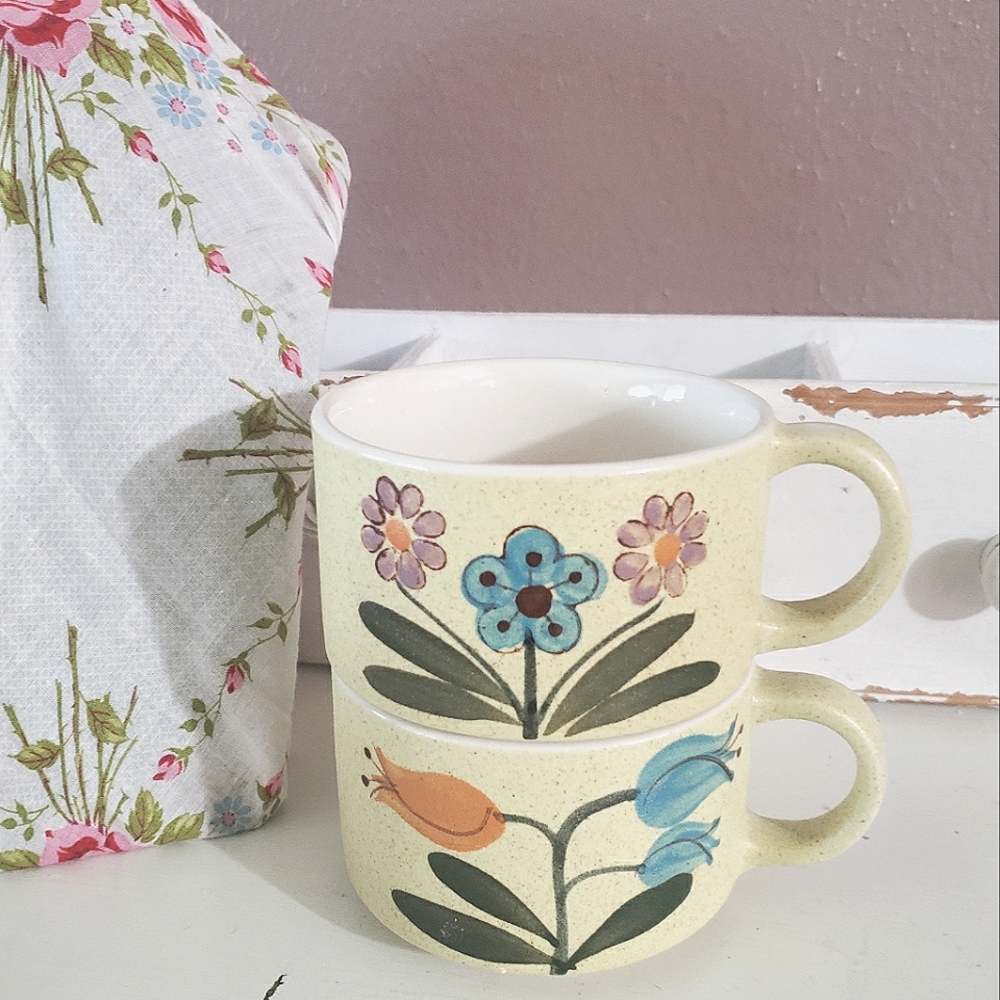 Vtg Pair Stoneware Art Pottery Coffee Or Soup Mugs